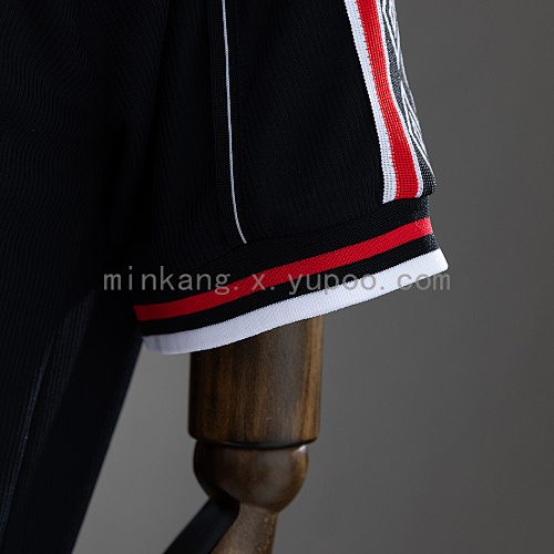 Retro 98/99 M-U Black S-XXL - 1