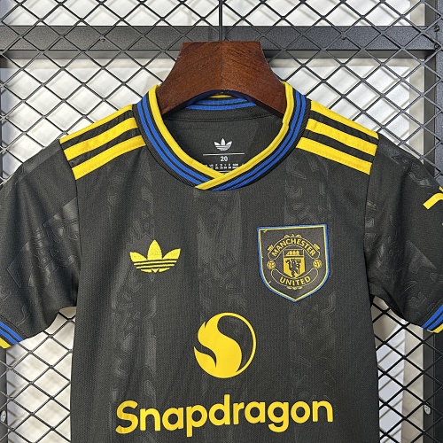 25/26 kids M-U third away size 16-28 - 1