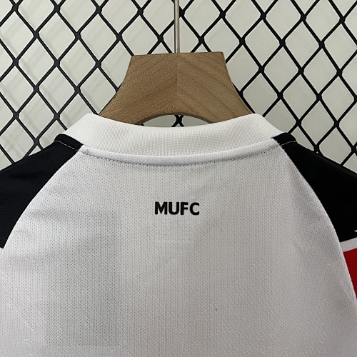 kids M-U 10/11 Champions League away size: 16-28 - 1